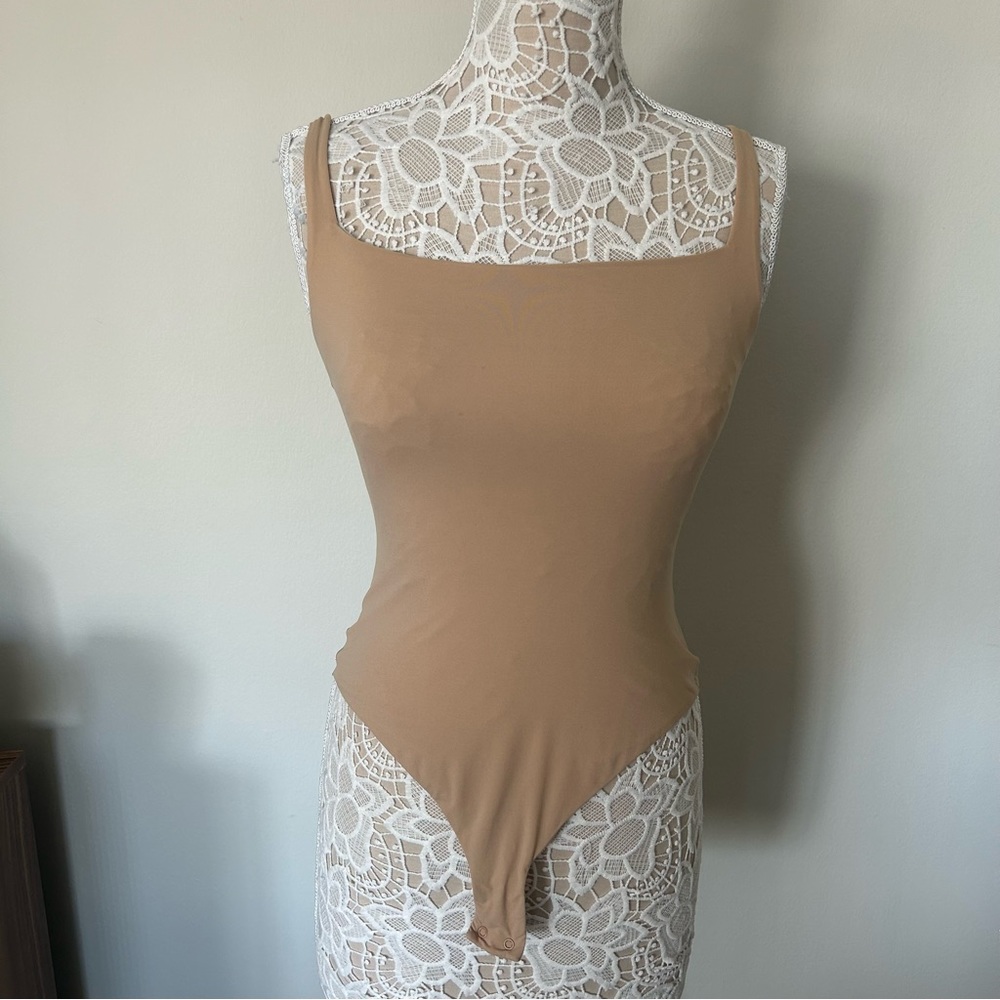 SKIMS Fits Everybody Square Neck Bodysuit
